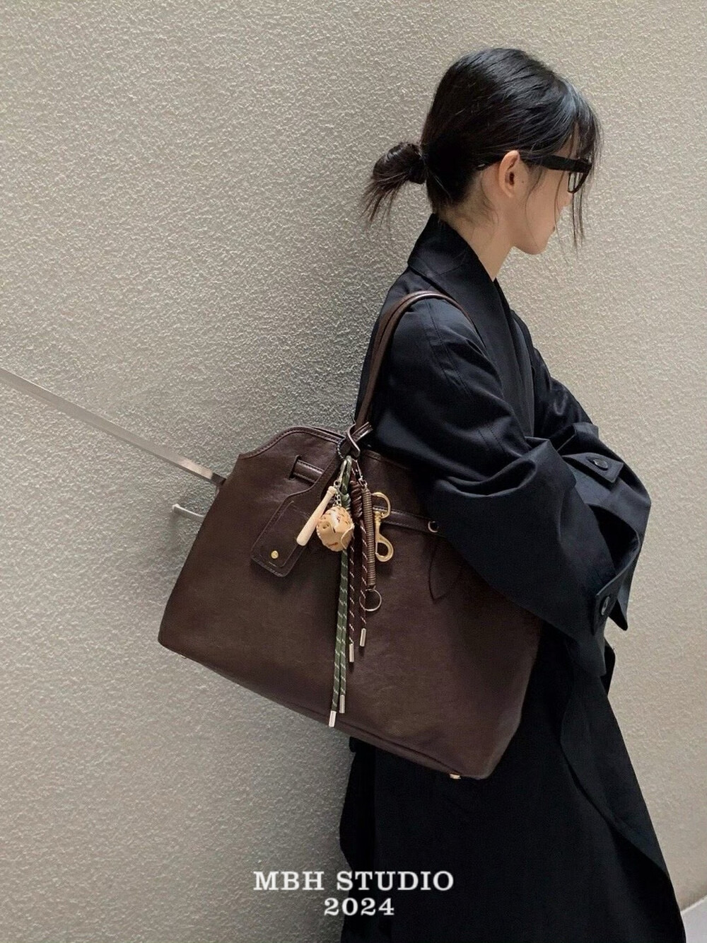 mbh-top-grain-cowhide-maillard-shell-bag-large-capacity-commuter-shoulder-handbag