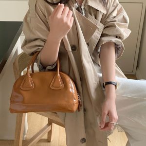 Patent Leather Top Layer Cowhide Boston Bowling Bag Large Capacity Commuter Handbag with Shoulder Strap