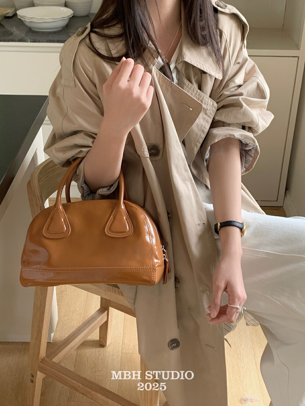patent-leather-top-layer-cowhide-boston-bowling-bag-large-capacity-commuter-handbag-with-shoulder-strap
