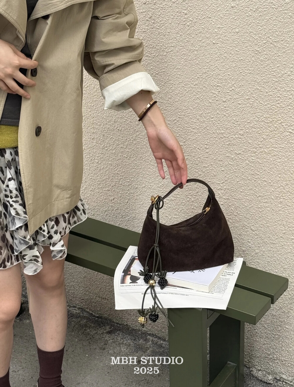 MBH Top-Grain Nubuck Leather Hobo Bag Retro Lunchbox Style Fall Winter Minimalist Handbag with Shoulder Strap - Image 2